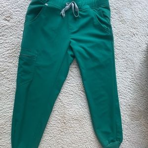 SMALL PETITE HUNTER GREEN FIGS